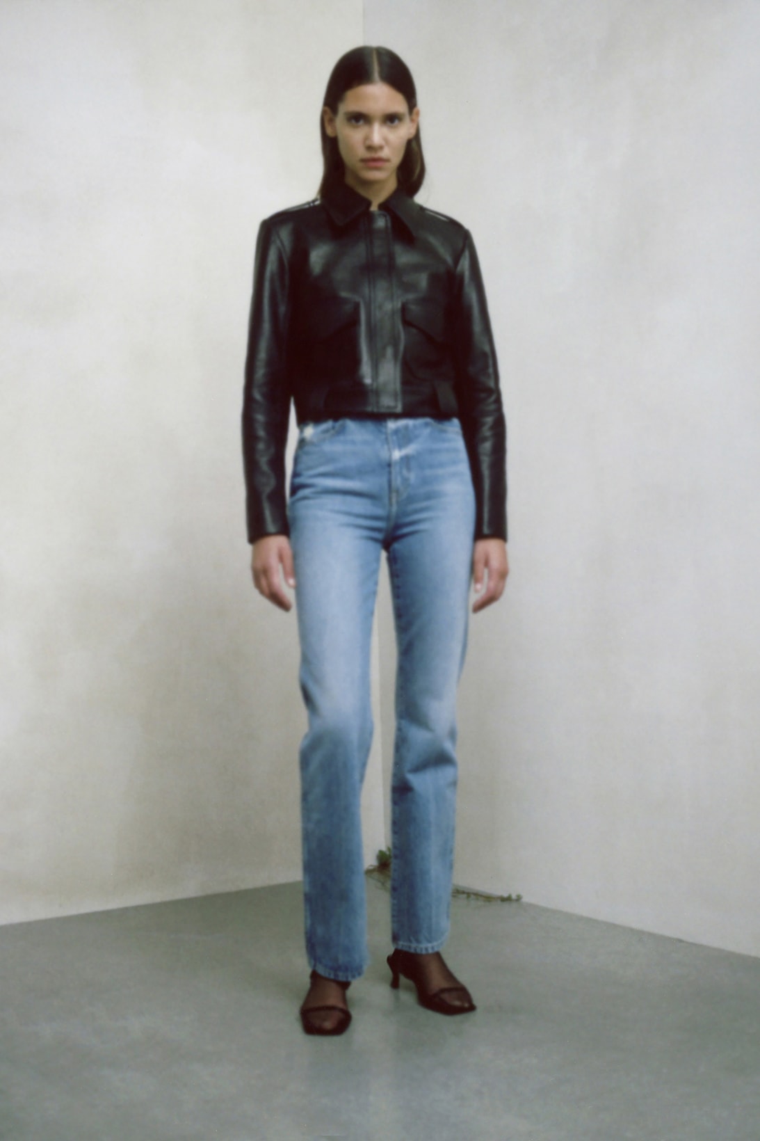 khaite pre fall 2020 collection cate holstein lookbook blouses suits jackets jeans belt