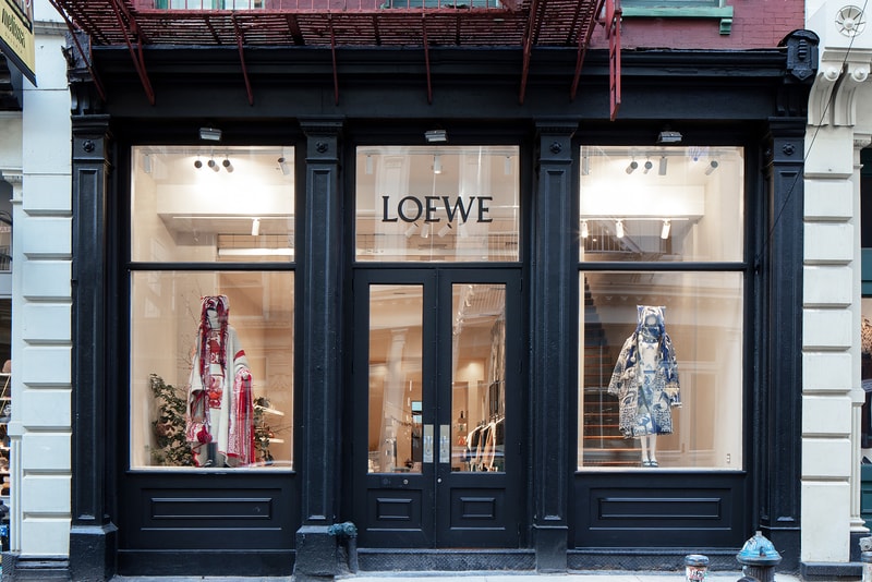 Window dressing at retail: we learn from Loewe