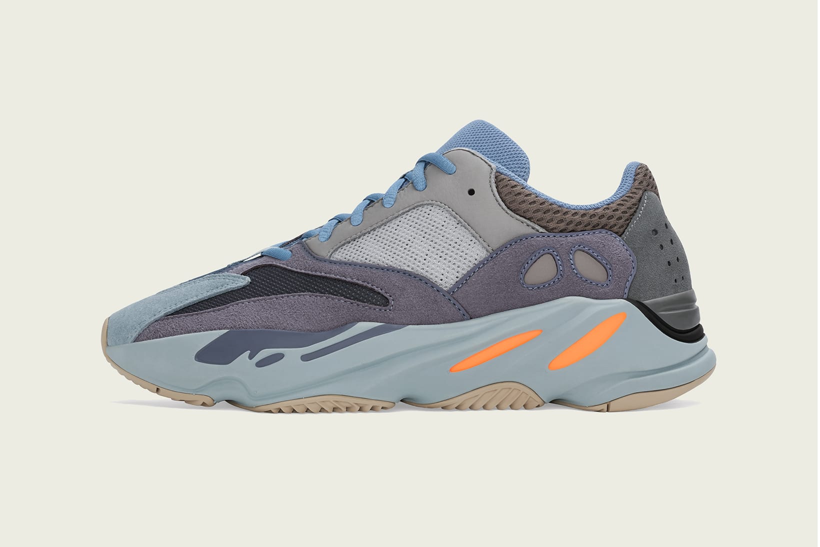 YEEZY BOOST 700 Carbon Blue 