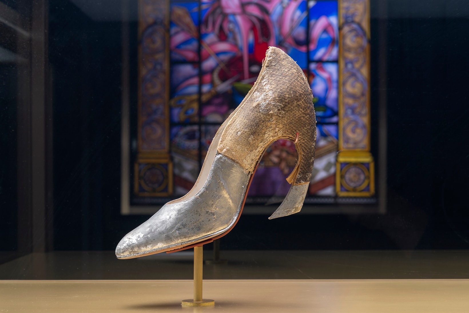 Christian Louboutin, Exhibition[niste] Palais de la Porte Dorée Silver Shoe