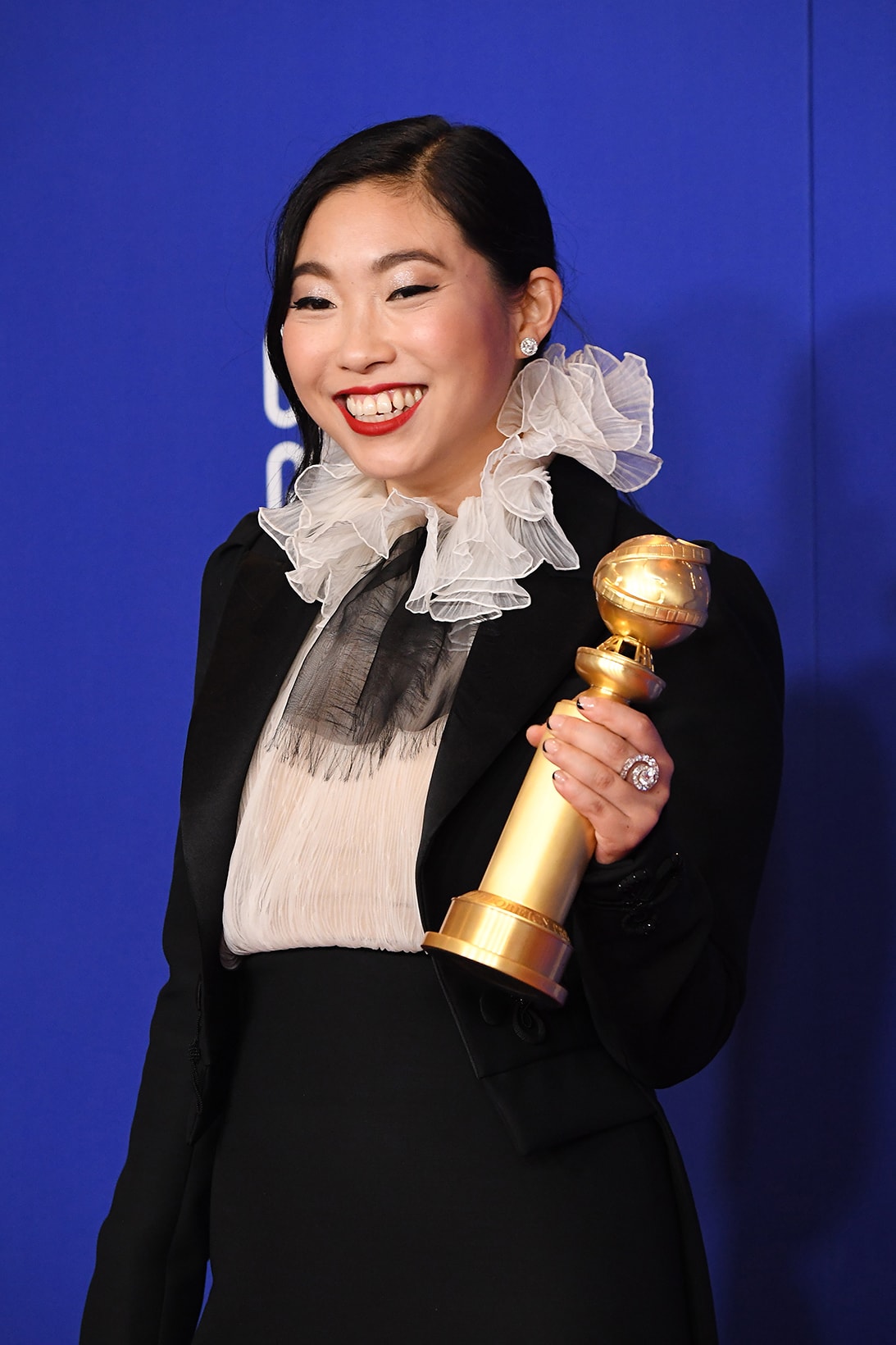 golden globe awards winners awkwafina actress the farewell movie