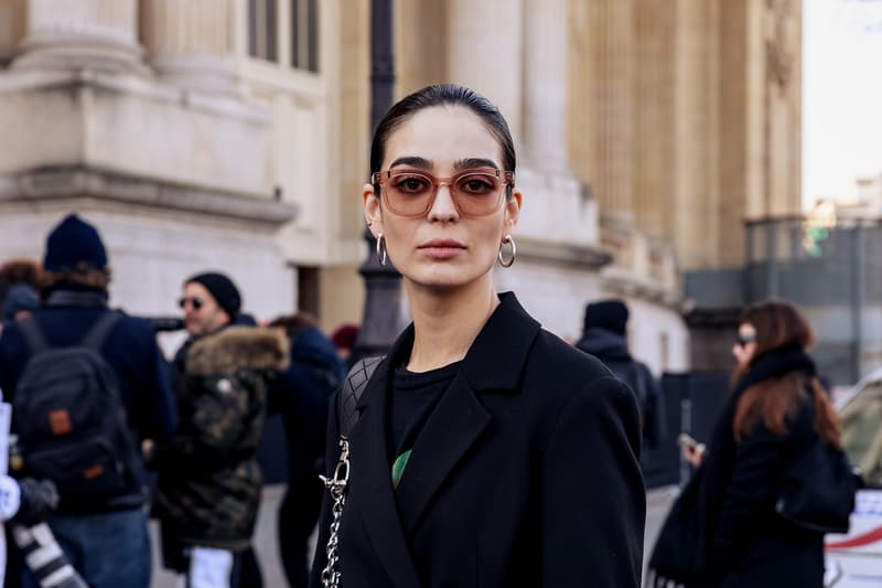 paris couture week spring summer street style adut akech bottega veneta nike air jordan 1 mid melody ehsani collaboration snakers designer bags blazer jeans pants coats outwear shades sunglasses