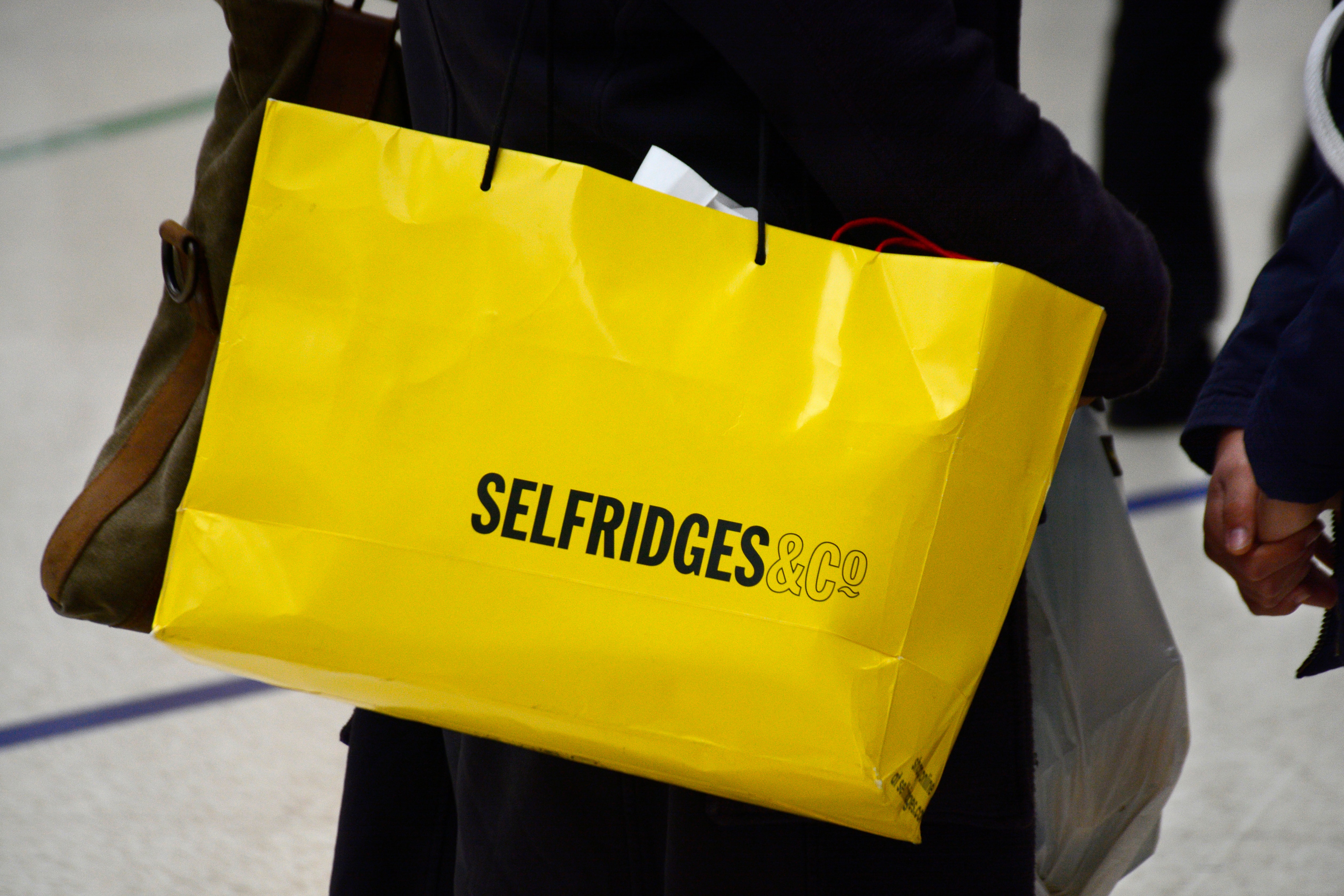 selfridges plastic based cosmetic glitter 2021 brands retailer department store sustainability eco friendly pollution statistics