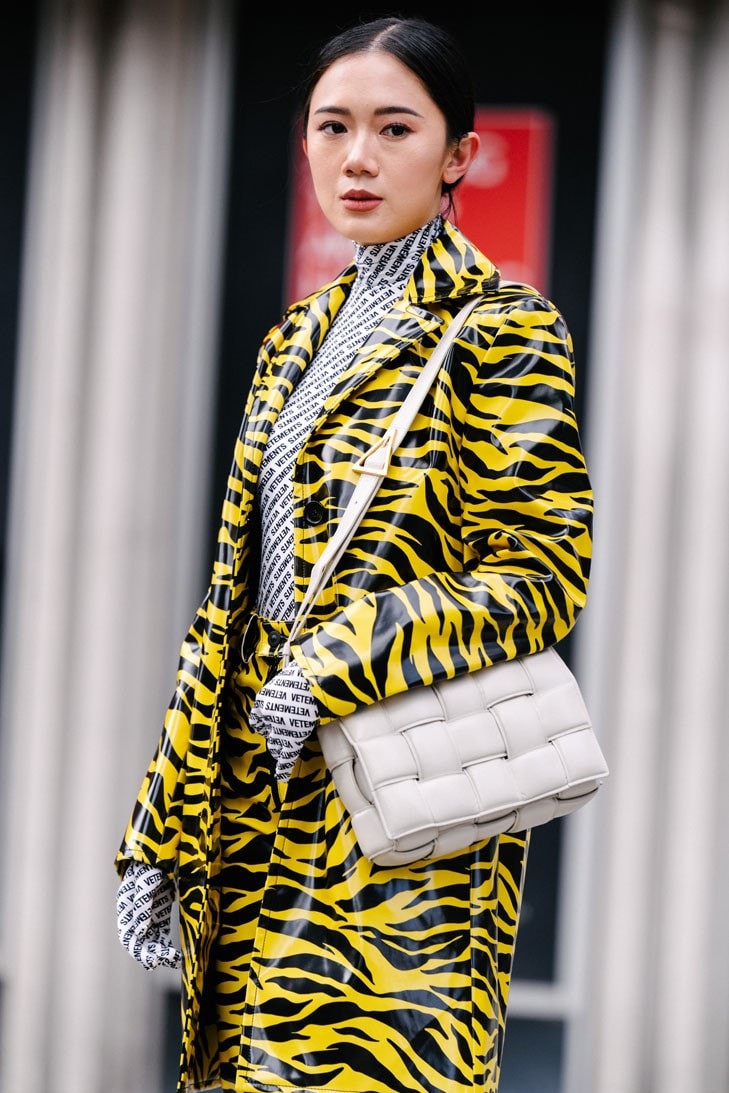 New York Fashion Week FW20 NYFW Fall Winter 2020 Street Style Influencer Bottega Veneta Suede Beige Cassette Bag Yellow Tiger Print
