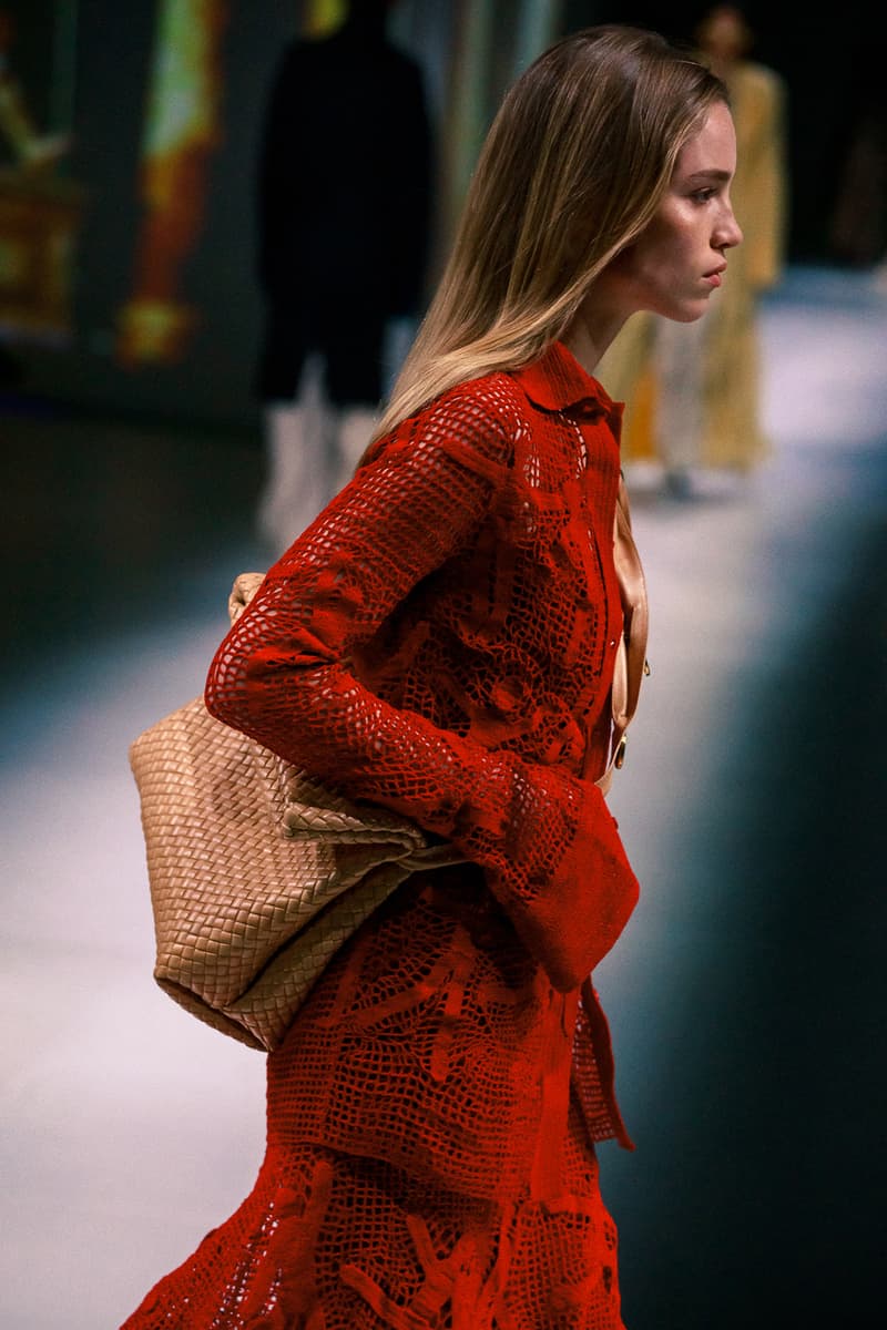 Bottega Veneta Fall Winter 2020 FW20 Runway Show Collection Milan Fashion Week Daniel Lee Red Dress Knit Beige Intrecciato Bag