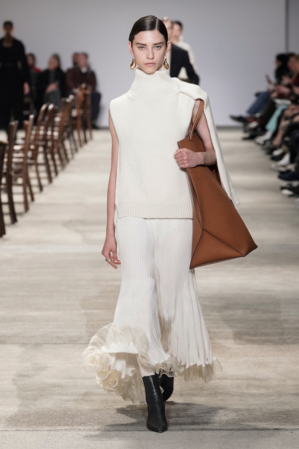 Jil Sander Fall/Winter 2020 Collection Runway Show Knit Turtleneck Pleated Skirt Cream