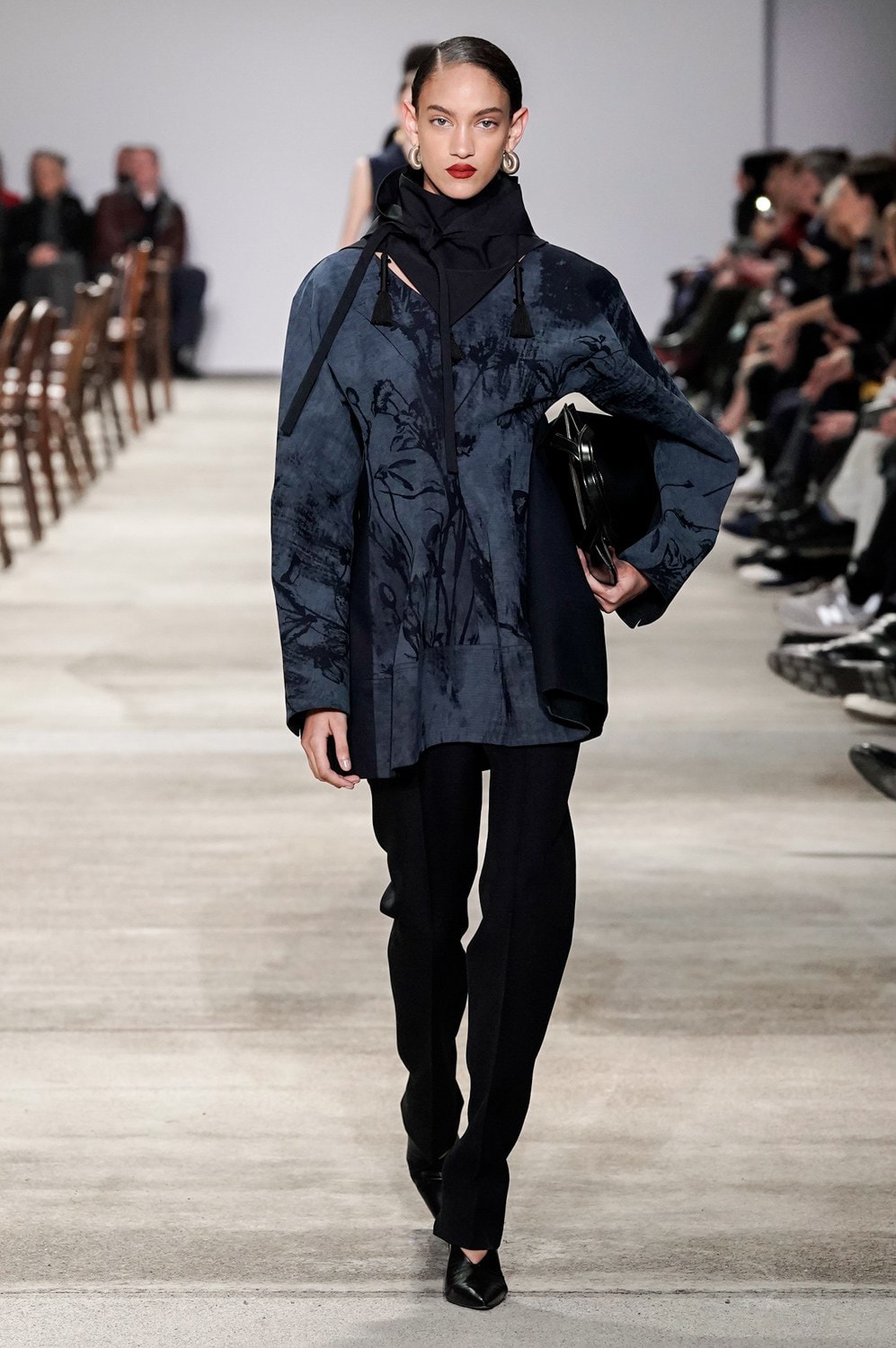 Jil Sander Fall/Winter 2020 Collection Runway Show Floral Tunic Navy Pants Black