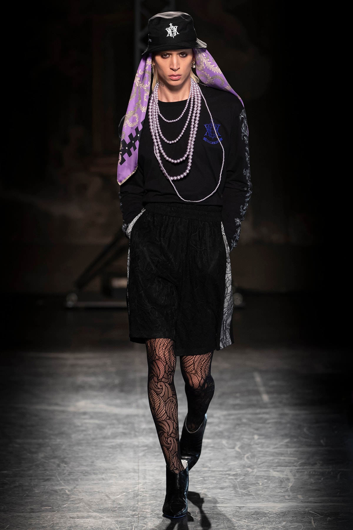KOCHÉ x Emilio Pucci Fall/Winter 2020 Collection Runway Show Shorts Sweatshirt Black