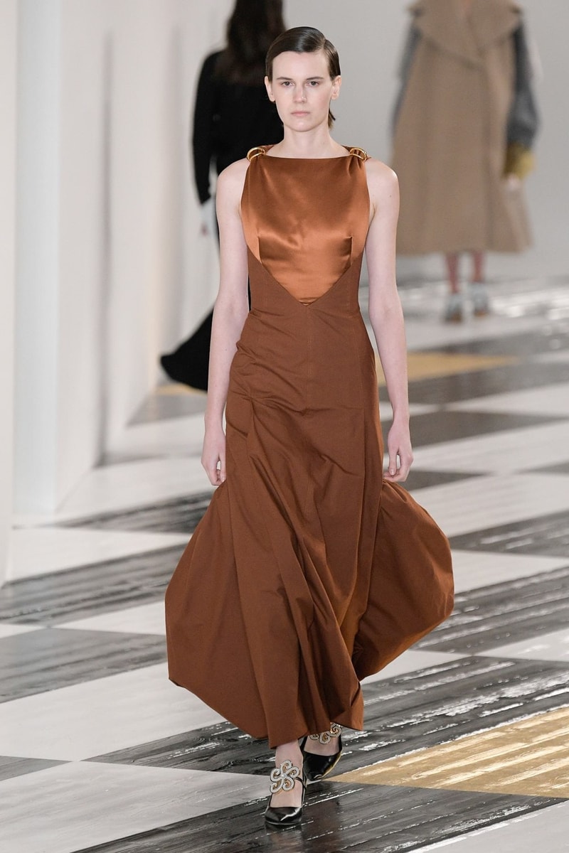 LOEWE Fall/Winter 2023 PFW Womenswear Collection