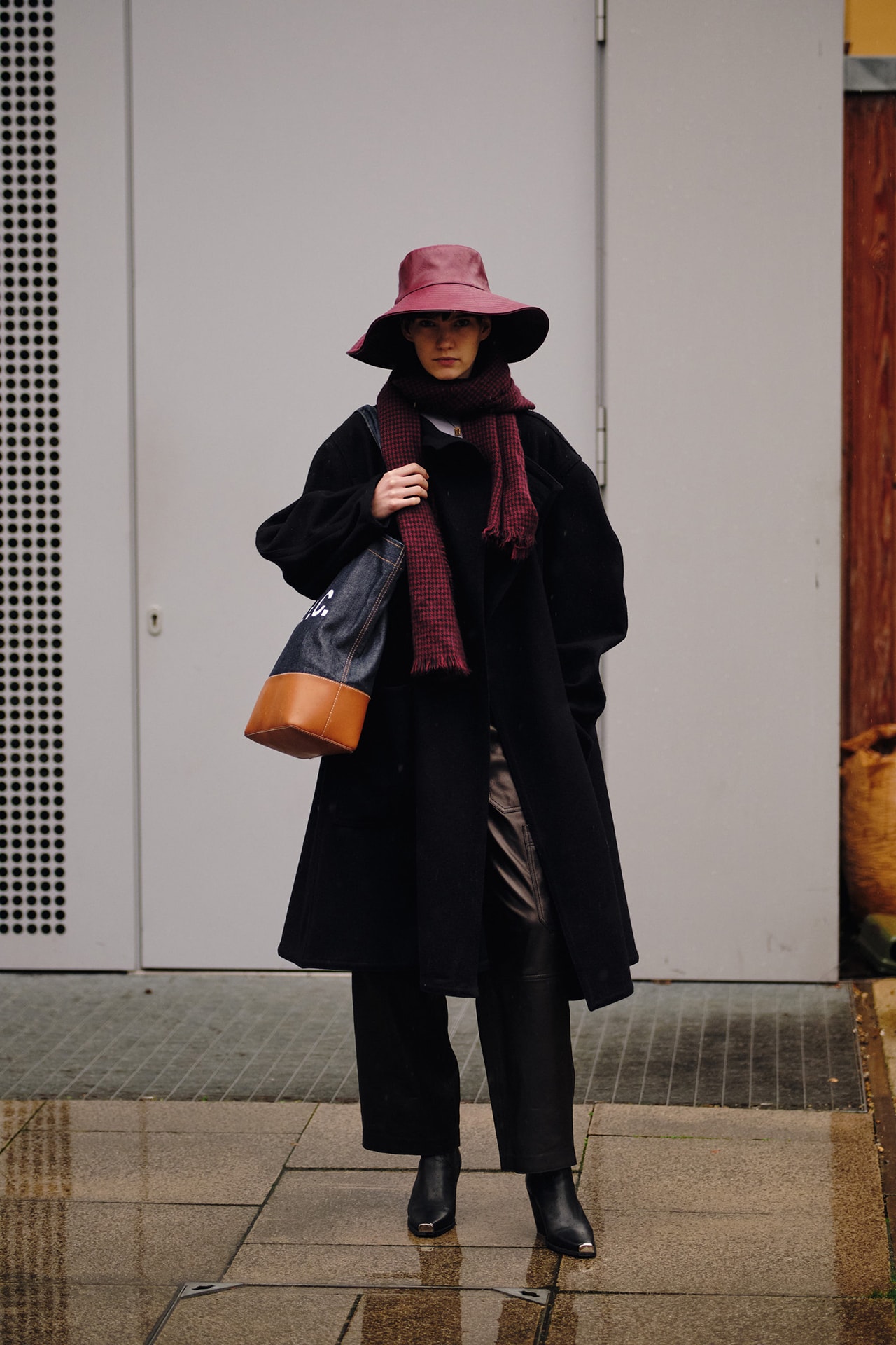 Street Style London Fashion Week Fall Winter 2020 Hat Boots