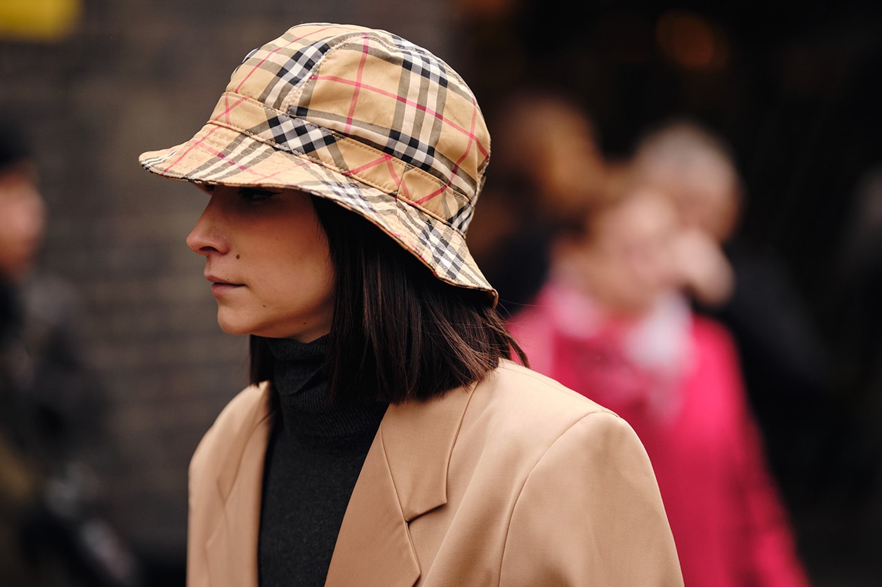 Street Style London Fashion Week Fall Winter 2020 burberry bucket hat