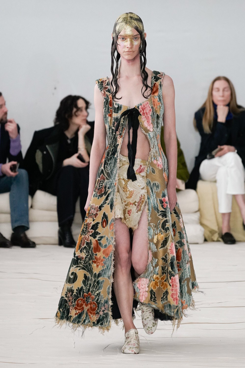 Marni Fall/Winter 2020 Collection Runway Show Tie Vest Tapestry