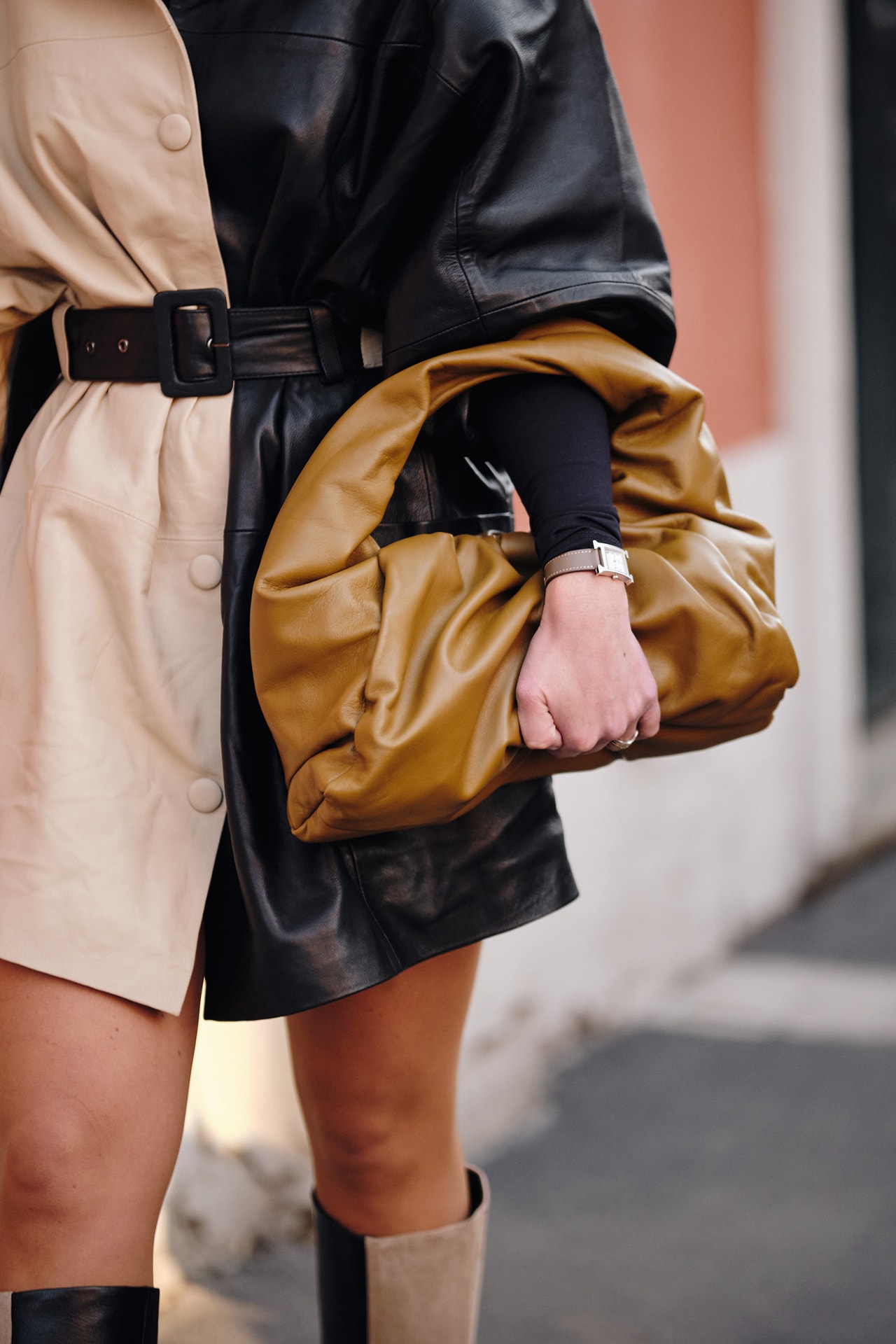 Bottega Veneta shoulder pouch Bag brown Street Style Trends Milan Fashion Week Fall Winter 2020 FW20 influencer