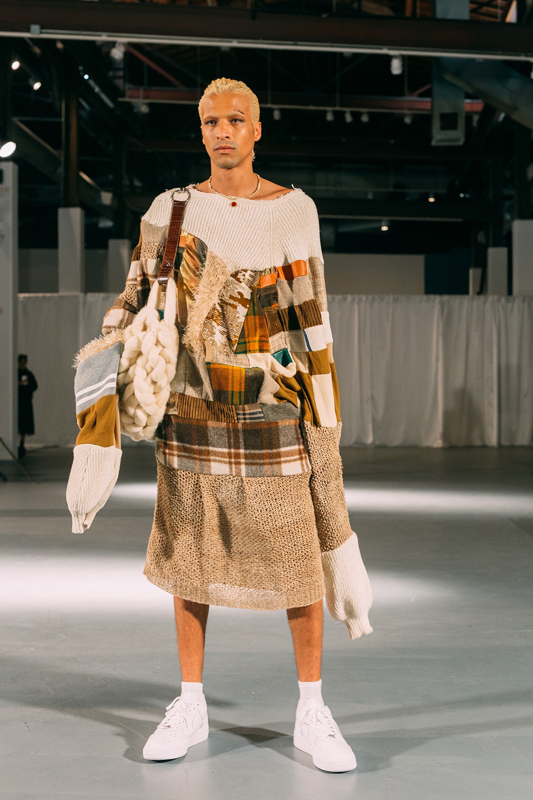 no sesso pierre davis arin hayes autumn randolph fall winter collection los angeles runway show sweater white sneakers