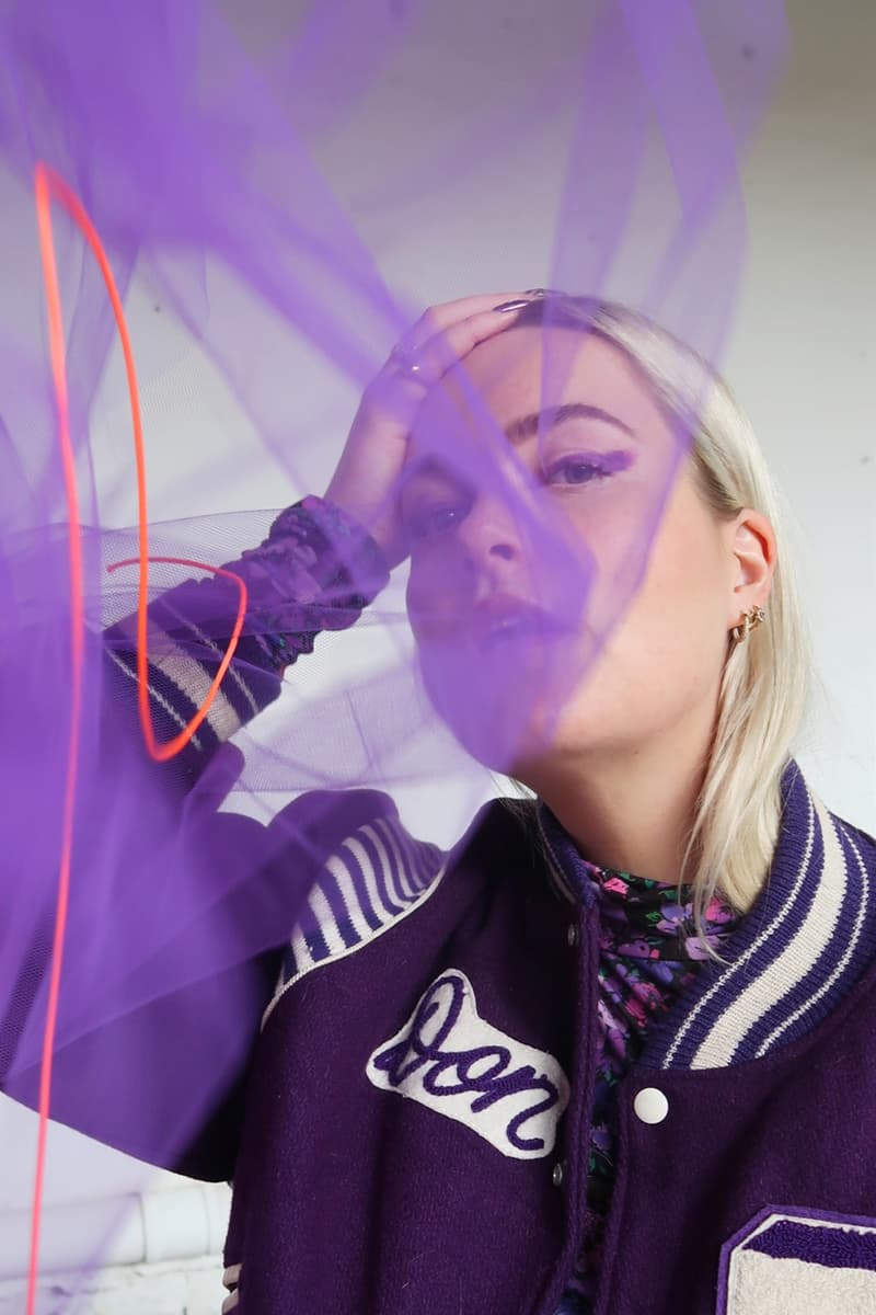 reebok sanne poeze girl on kicks collaboration daytona dmx sneakers its a mans world campaign purple