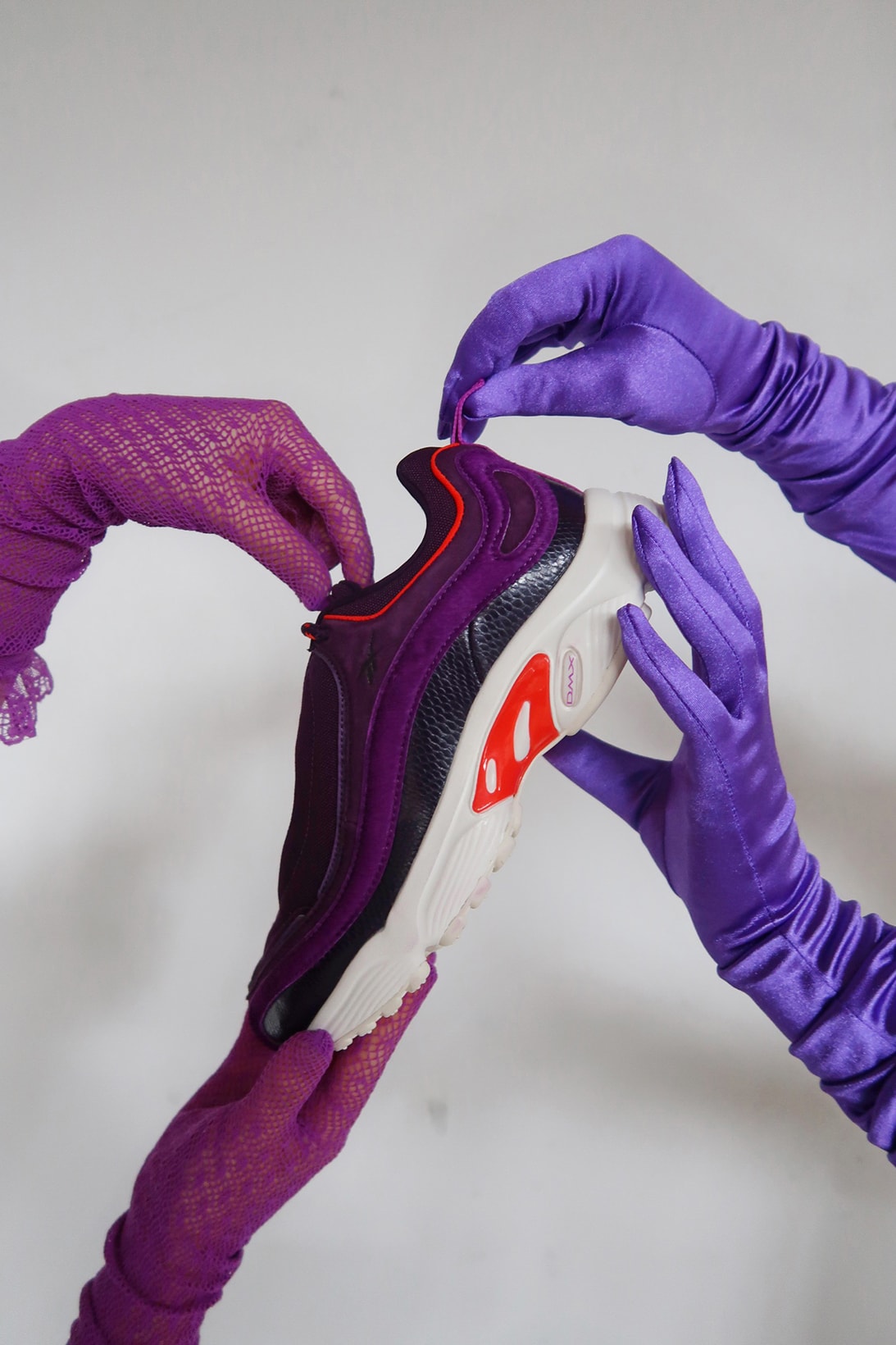 reebok sanne poeze girl on kicks collaboration daytona dmx sneakers its a mans world campaign purple 