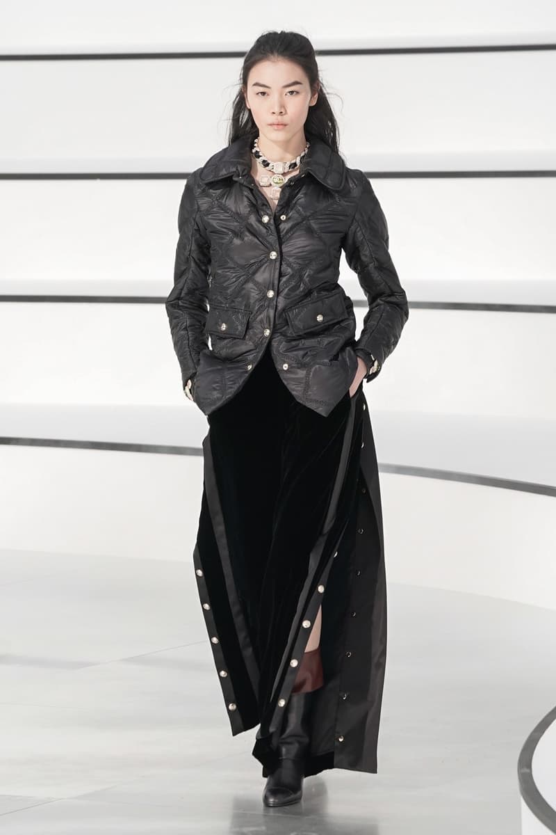 chanel Pre-Owned Fall/Winter 2020 Runway Collection PFW Gigi Hadid Fashion Show