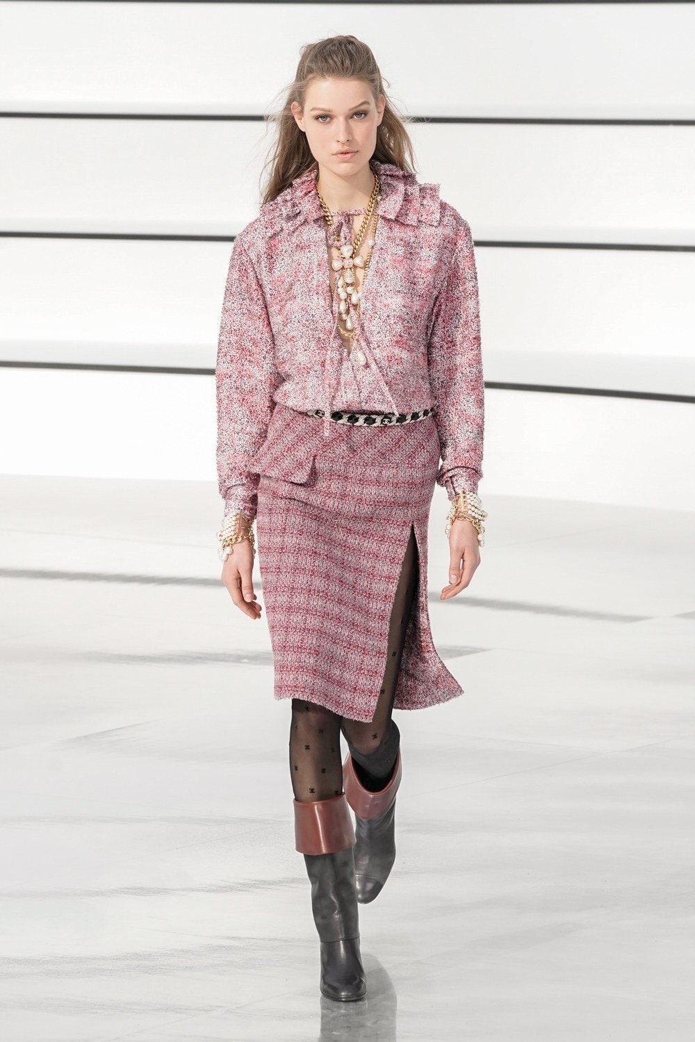 Chanel Fall/Winter 2020 Runway Collection PFW Gigi Hadid Fashion Show