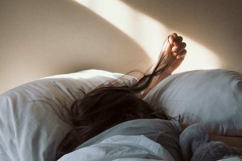 How to Beat Insomnia and Get Better Sleep, According to a Sleep Specialist
