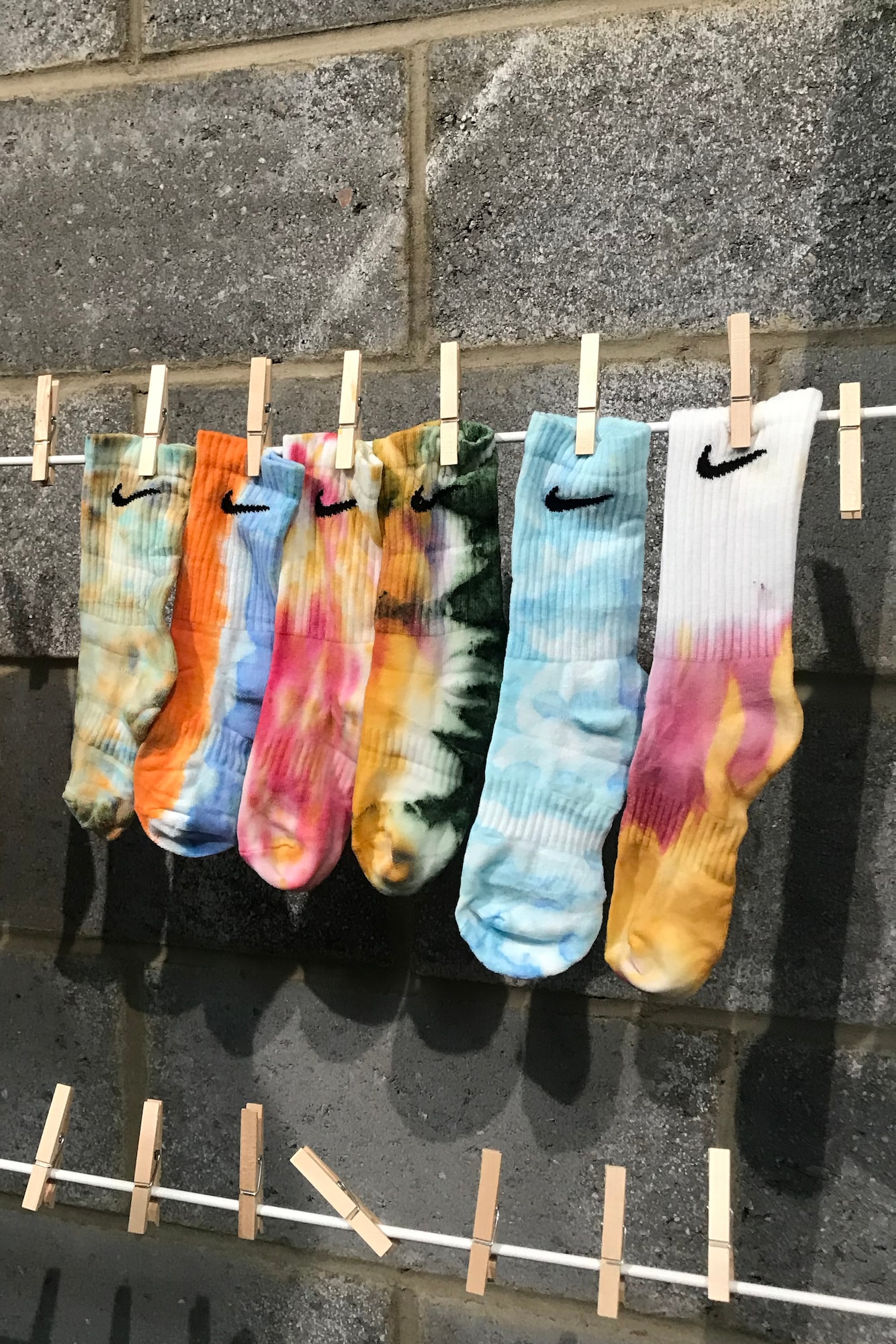 Tie Dye Socks: 3 Easy Fun Patterns - Tie Dye And Teal