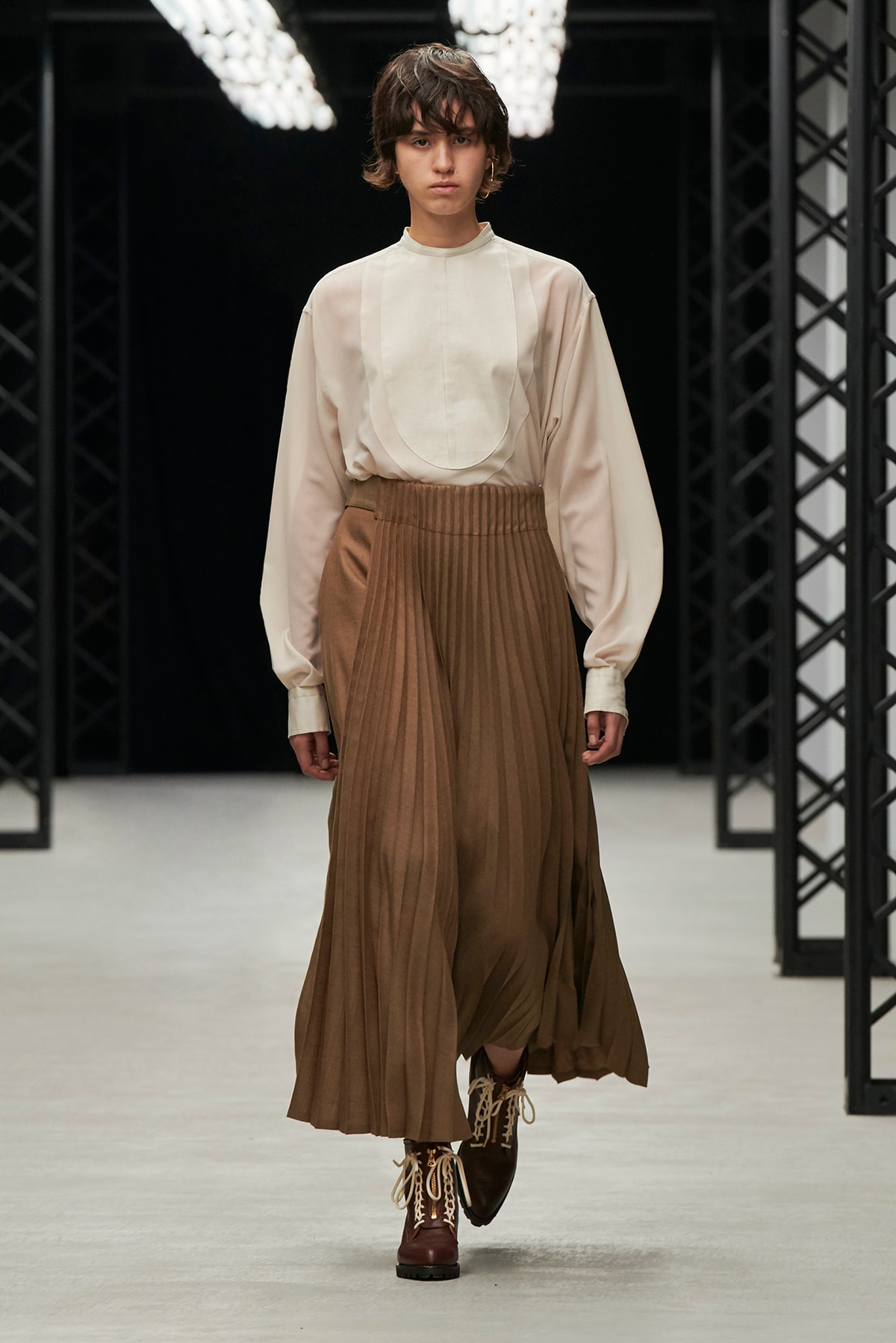 HYKE Fall/Winter 2020 Collection Runway Show Pleated Skirt Brown