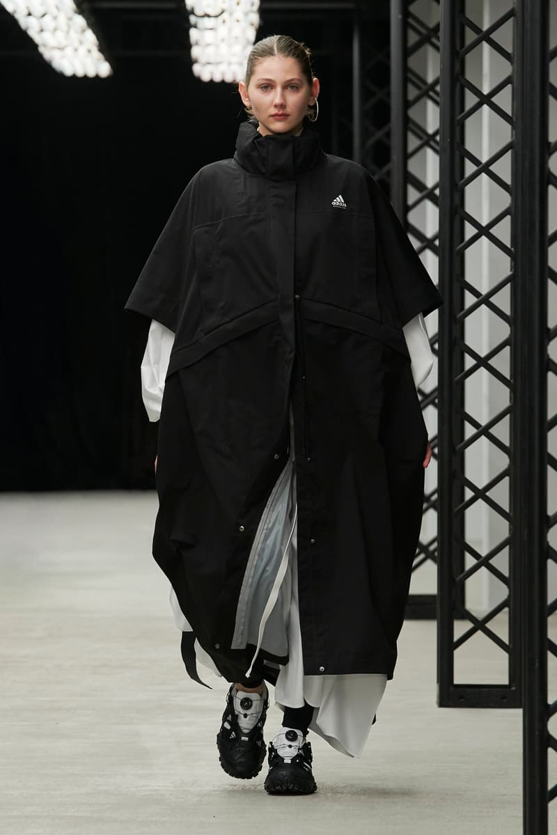 HYKE Fall/Winter 2020 Collection Runway Show Coat Black