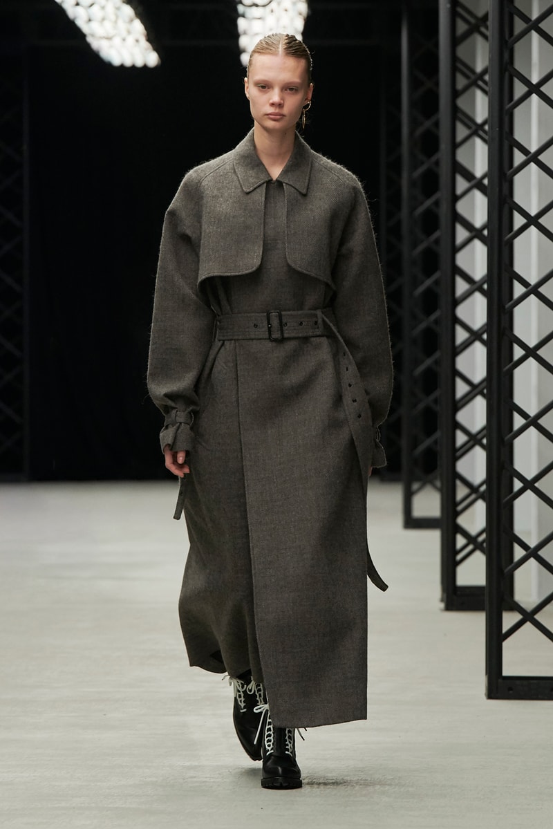 HYKE Fall/Winter 2020 Collection Runway Show Trench Coat Grey