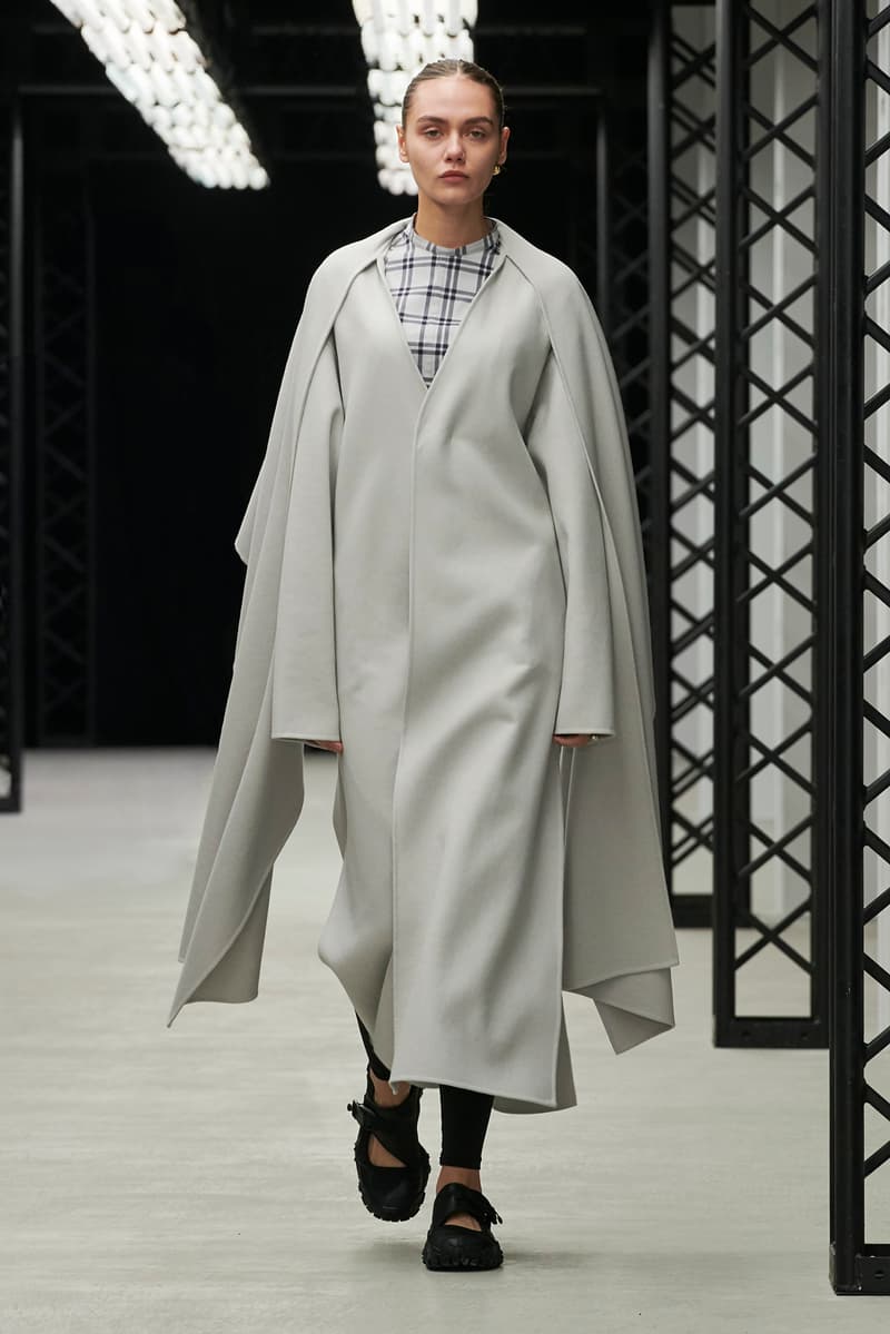 HYKE Fall/Winter 2020 Collection Runway Show Poncho Coat White