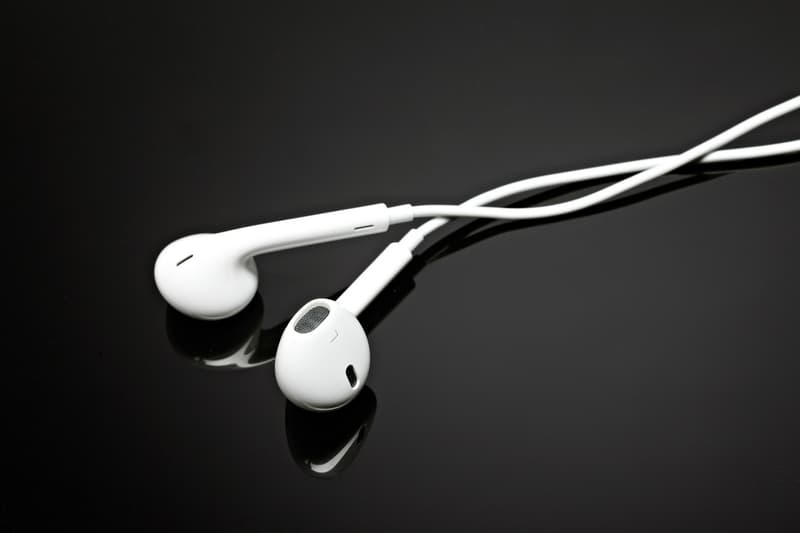 Apple iPhone 12 No EarPods Release Rumor AirPods