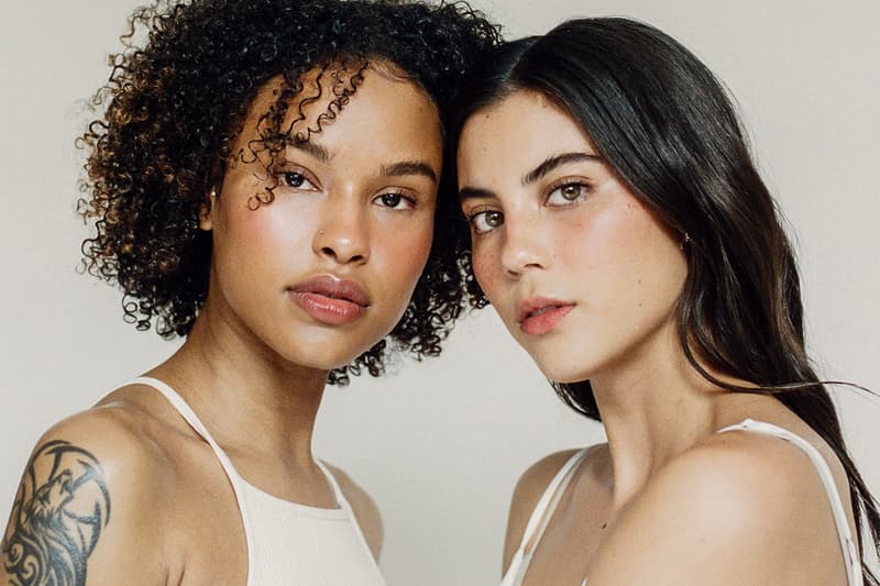 How to Unclog Pores Hypebae Makeup Beauty Editorial Models Dewy Skin Blush Lip Gloss Brows