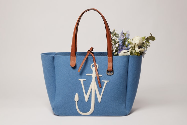 JW Anderson's Classic Belt Tote Bag Makes a Comeback For FW20