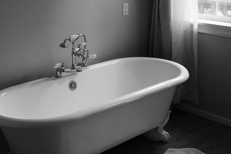 Skincare Experts Share Tips for Using CBD Products That Help You Destress