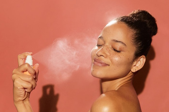 Meet Habit's Sunscreen Mist, a Soothing SPF Product Perfect for Hot Summer Days