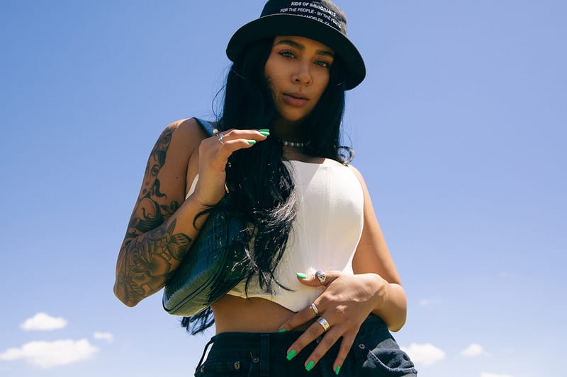 How to Shape Your Eyebrows at Home the Right Way