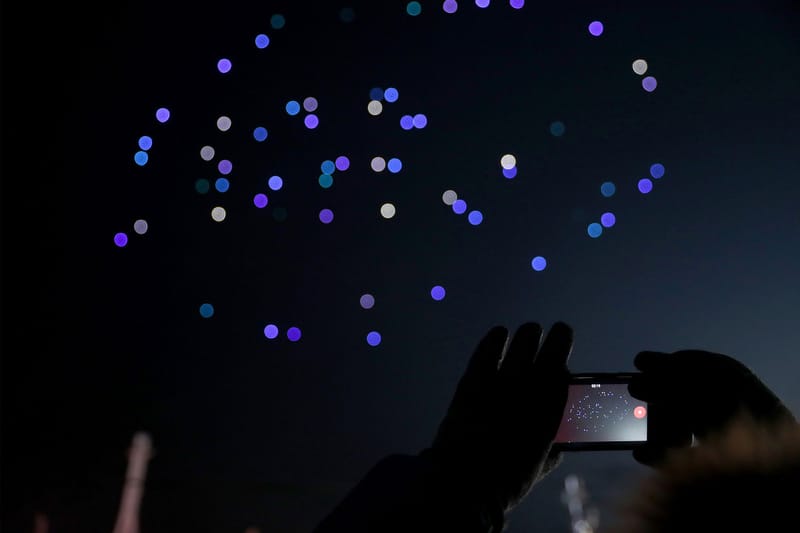 300 Drones in Seoul Remind Everyone to Wear Masks & Wash Hands