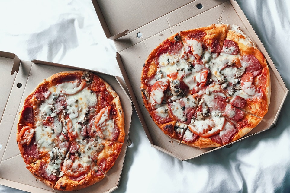 19 Best Nyc Pizza Restaurants Takeout Delivery Hypebae Find out where to go for the best pizza restaurants and what they serve on their pies. 19 best nyc pizza restaurants takeout