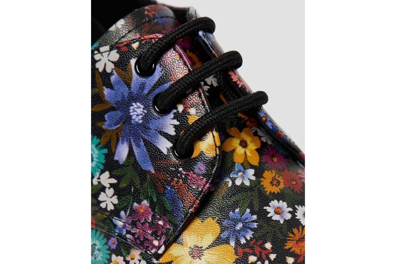 dr martens wanderlust pack 1460 floral lace up boots 1461 oxford shoes black footwear
