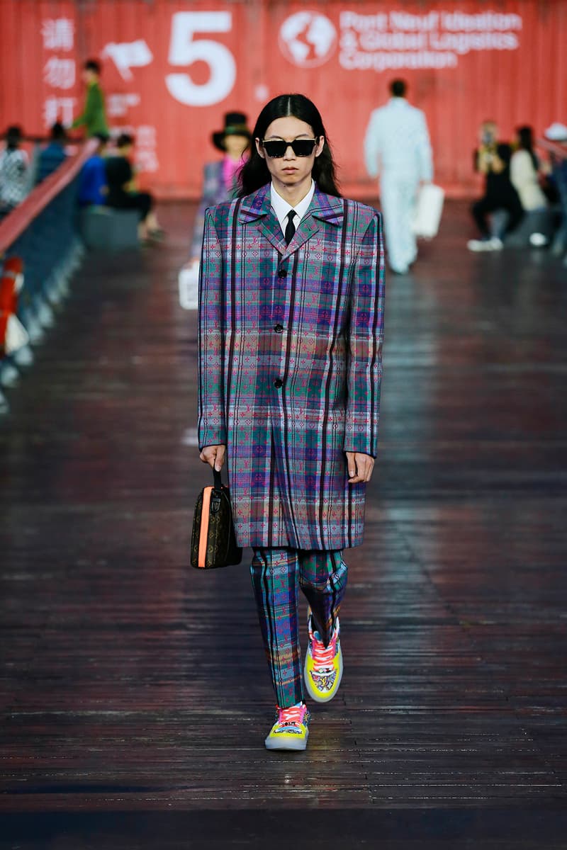 Louis Vuitton Virgil Abloh Spring/Summer 2021 Mens Collection Show Shanghai Coat Green Scorpion
