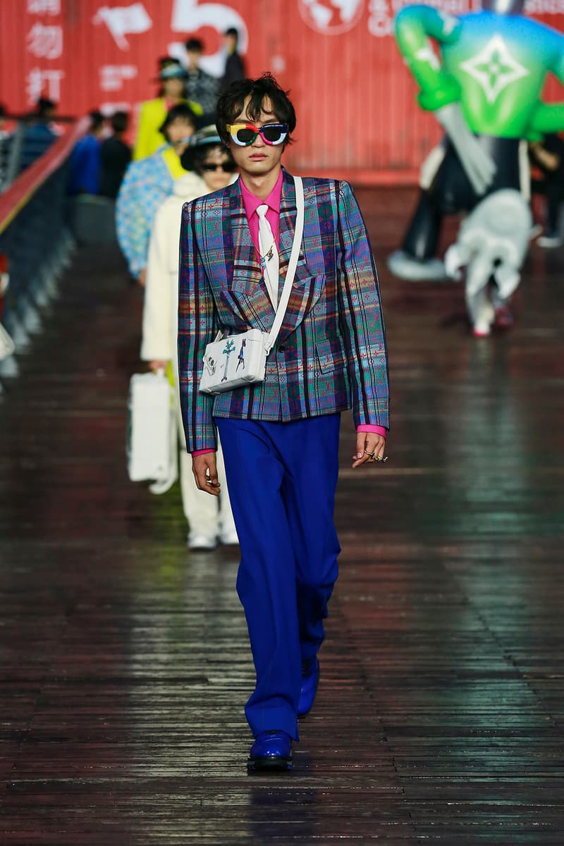 Louis Vuitton Virgil Abloh Spring/Summer 2021 Mens Collection Show Shanghai Coat Green Scorpion