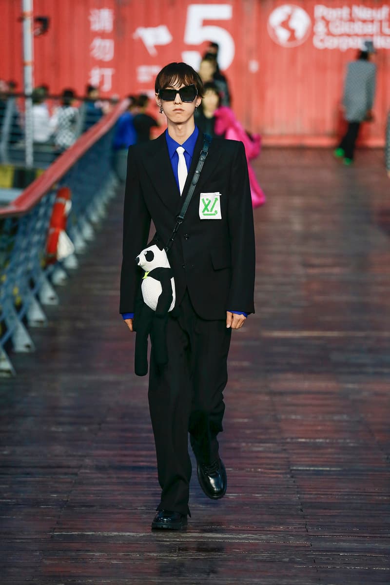 Louis Vuitton Virgil Abloh Spring/Summer 2021 Mens Collection Show Shanghai Coat Green Scorpion