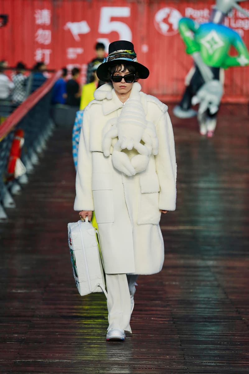 Louis Vuitton Virgil Abloh Spring/Summer 2021 Mens Collection Show Shanghai Coat Green Scorpion