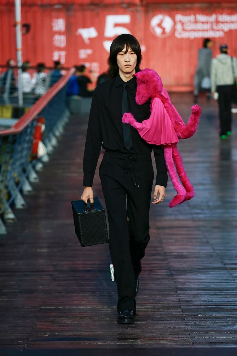 Louis Vuitton Virgil Abloh Spring/Summer 2021 Mens Collection Show Shanghai Coat Green Scorpion