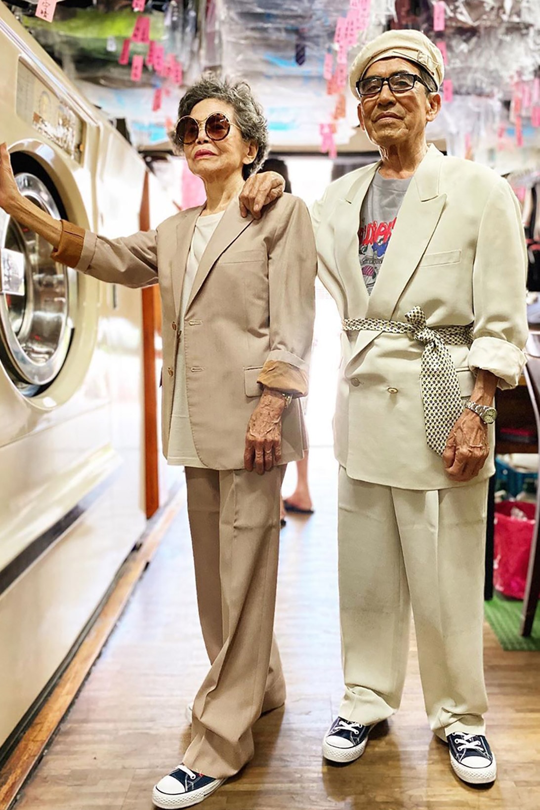want show as young wantshowasyoung instagram taiwanese elderly couple laundry streetwear grandparents Taiwan Taichung Laundromat Wan-Ji Chang and Sho-Er Hsu 