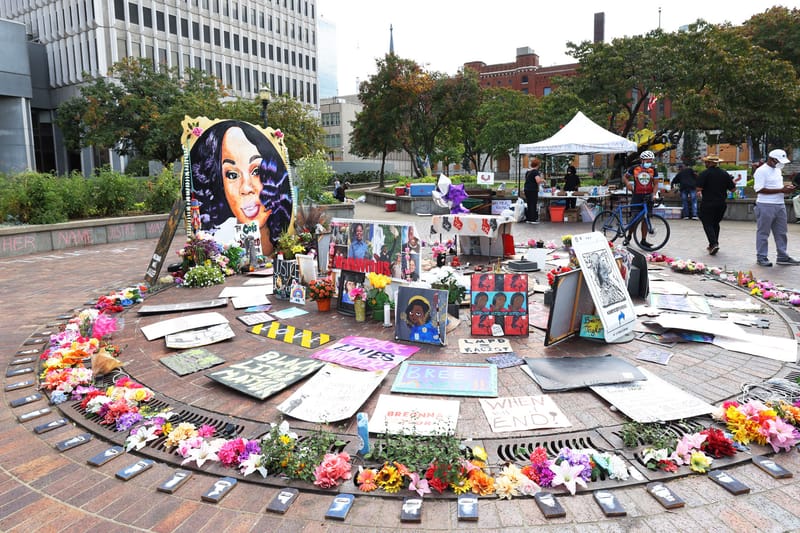 Breonna Taylor Was Denied Justice — Here's Where to Donate to Support Black Lives Matter