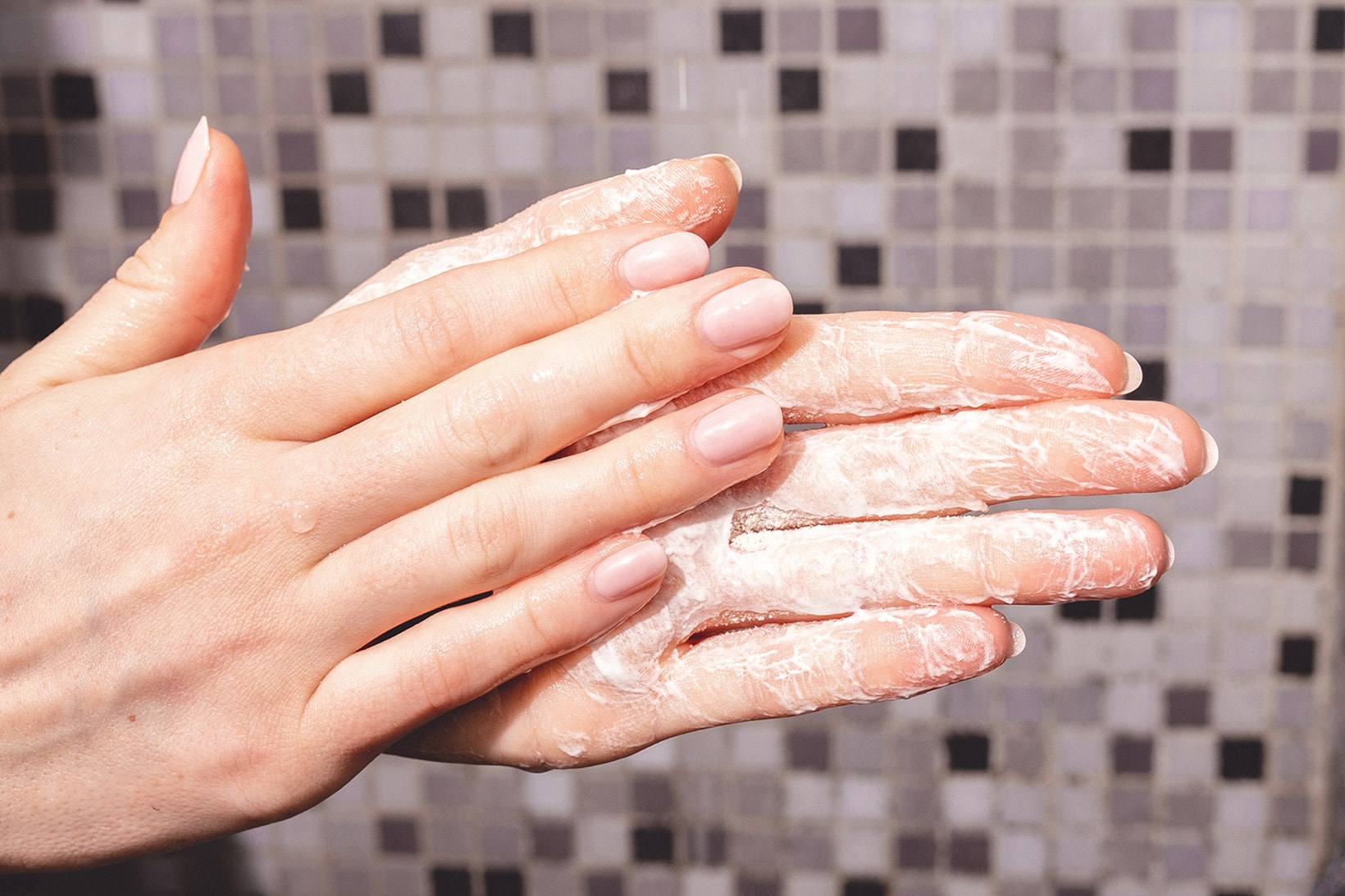 owa waterless powder shampoo sustainable haircare beauty shower