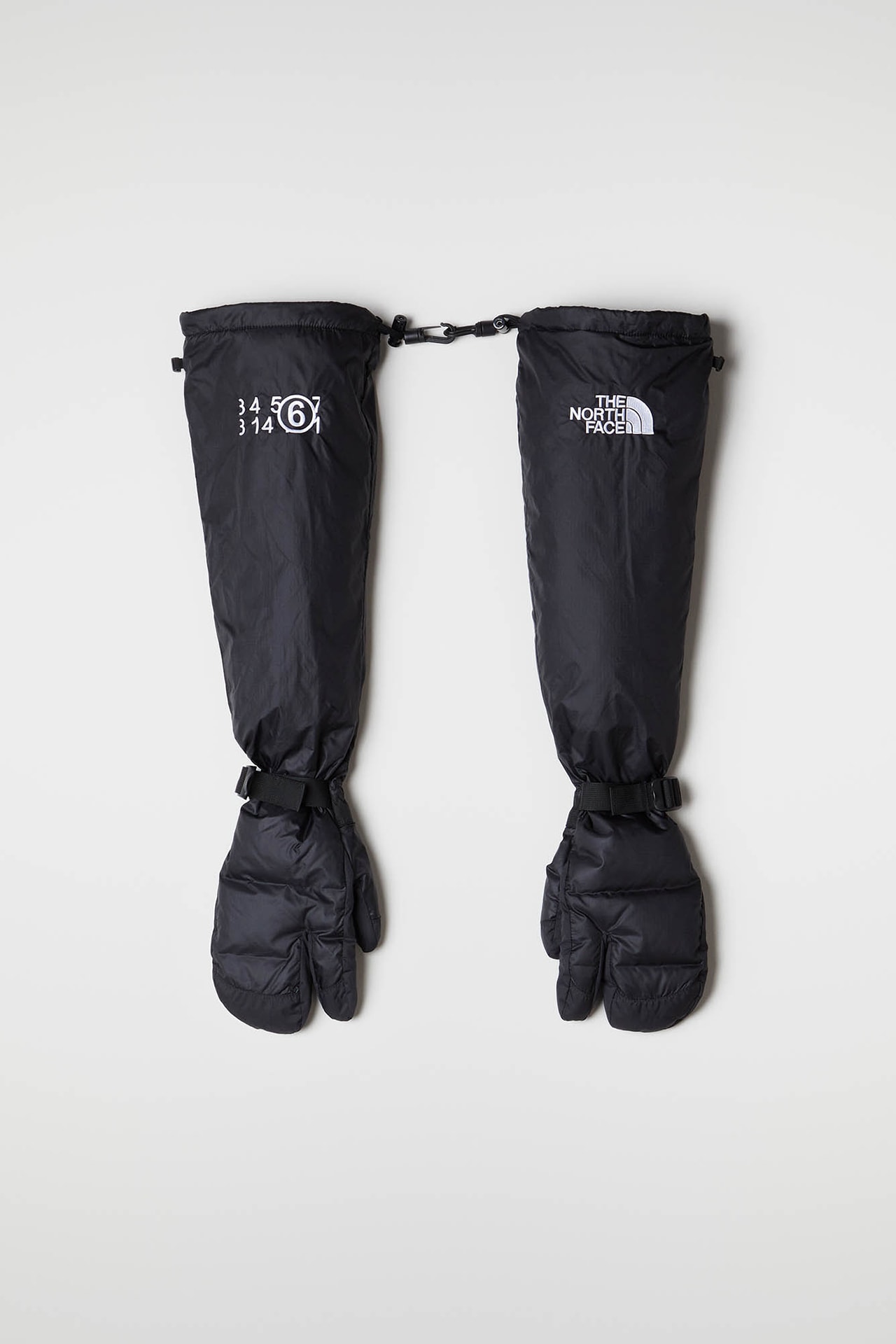 MM6 Maison Margiela The North Face Collaboration Fall Winter 2020 Tabi Mittens Black