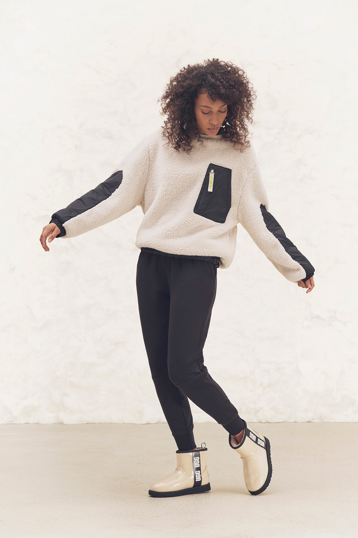 UGG Fall/Winter 2020 Collection Sherpa Sweater Sweatpants