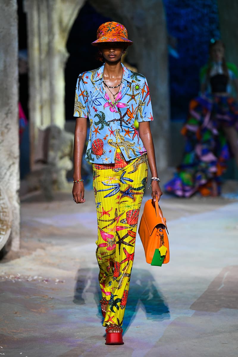 versace spring summer 2021 collection paris fashion week pfw adut akech irina shayk