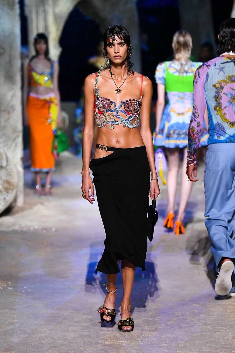 versace spring summer 2021 collection paris fashion week pfw adut akech irina shayk