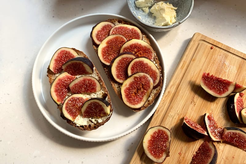 How to Make Fig, Cream Cheese and Honey Toast